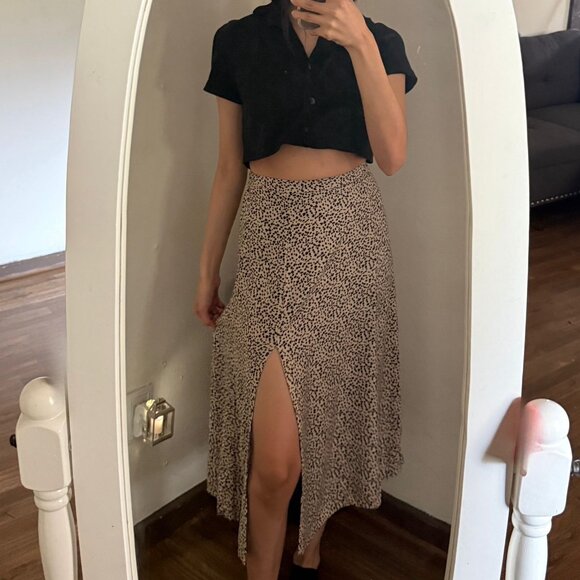 American Eagle Outfitters Women's Cream and Black Skirt - Picture 6 of 6